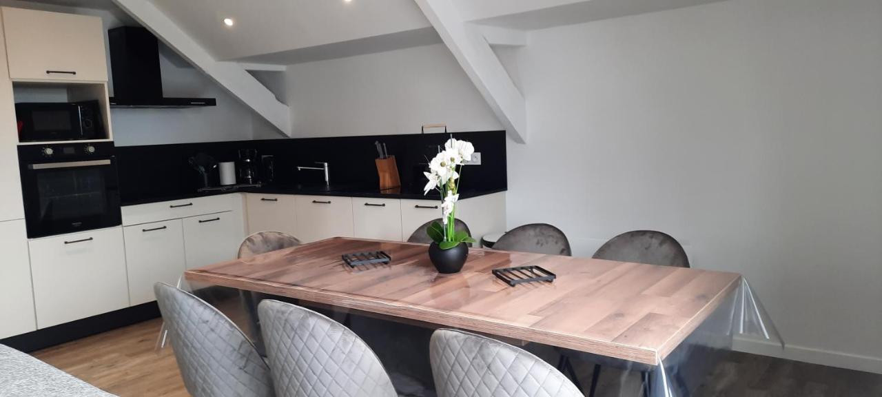 Les Appartements De La B Saint-Benoît-des-Ondes Exteriör bild