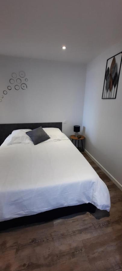 Les Appartements De La B Saint-Benoît-des-Ondes Exteriör bild