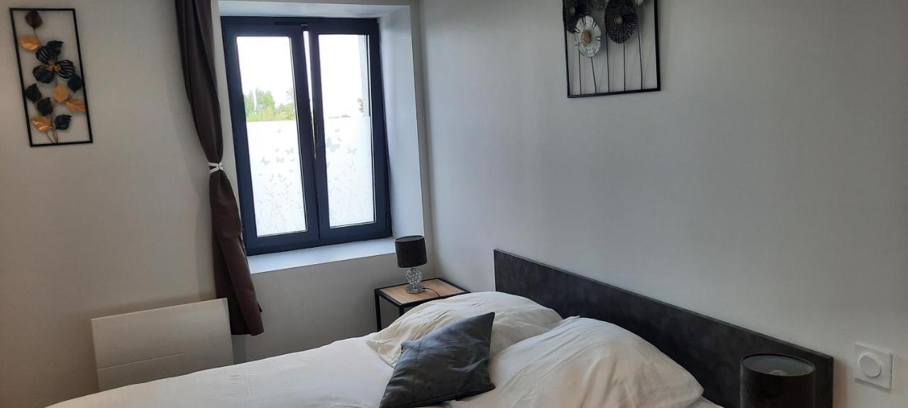 Les Appartements De La B Saint-Benoît-des-Ondes Exteriör bild