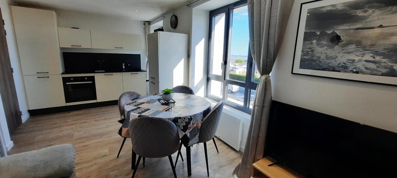 Les Appartements De La B Saint-Benoît-des-Ondes Exteriör bild