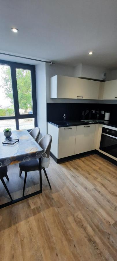 Les Appartements De La B Saint-Benoît-des-Ondes Exteriör bild