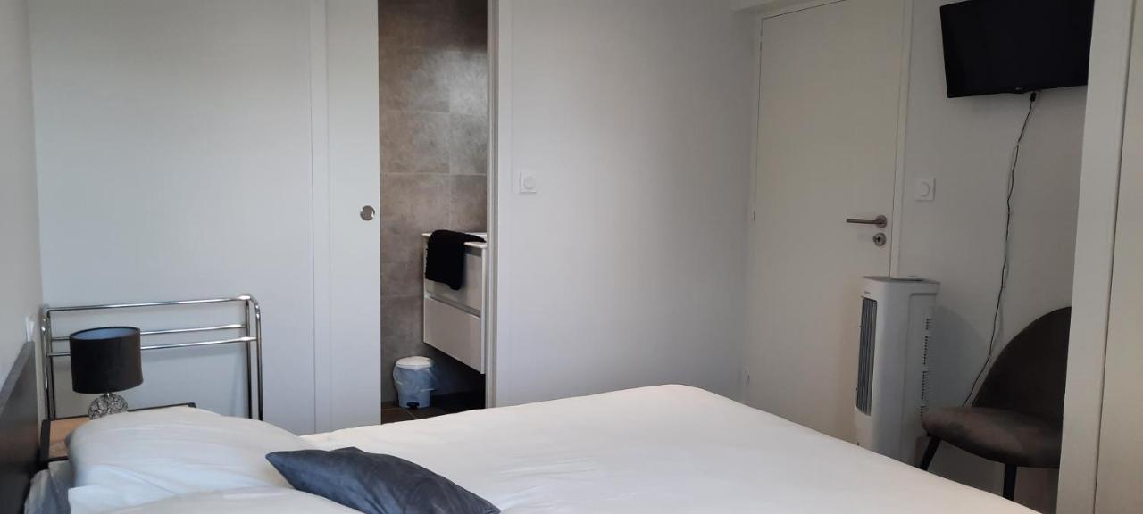 Les Appartements De La B Saint-Benoît-des-Ondes Exteriör bild
