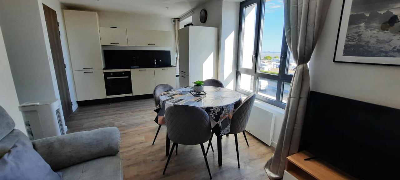 Les Appartements De La B Saint-Benoît-des-Ondes Exteriör bild