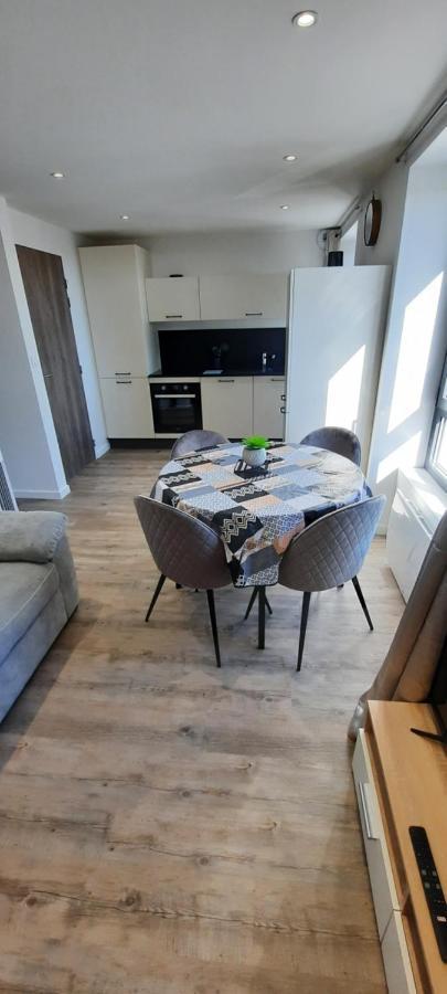 Les Appartements De La B Saint-Benoît-des-Ondes Exteriör bild