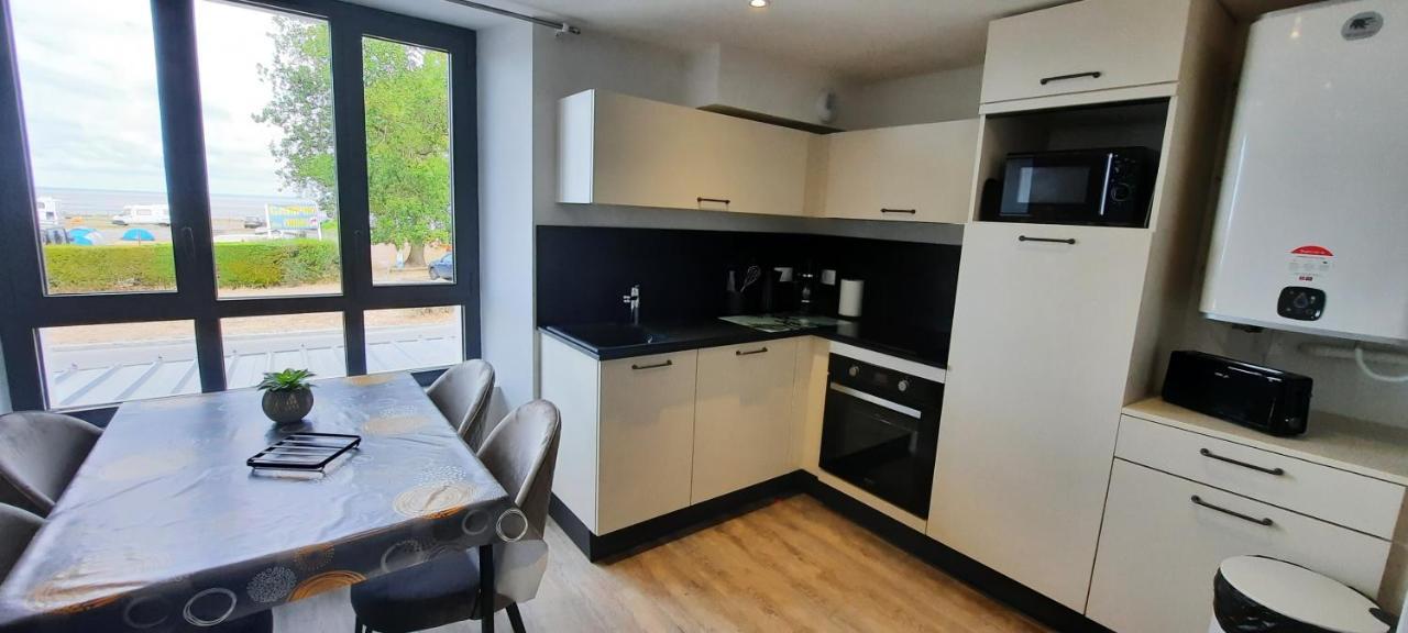 Les Appartements De La B Saint-Benoît-des-Ondes Exteriör bild